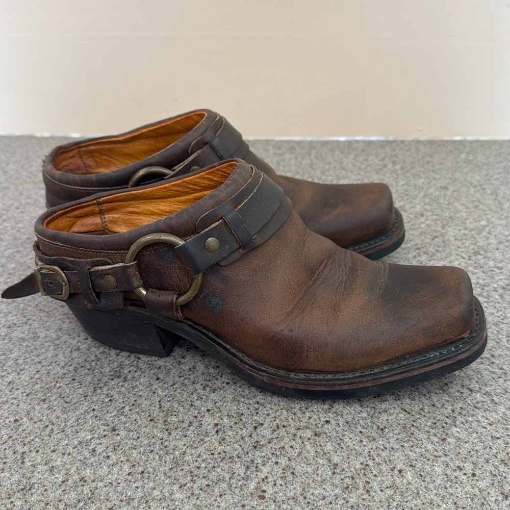 FRYE Leather Biker Belted Harness Slip On Mule Swuare Toe Cognac